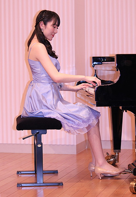 AKB48松井咲子「勇気もらえる」 盲目のピアニスト描く感動作「光にふれる」をPR