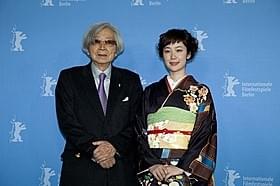 ベルリンで会見に応じた山田洋次監督と黒木華「小さいおうち」