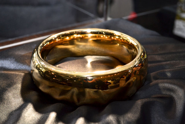 「ホビット 竜に奪われた王国」公開記念！伝説の指輪が“初来日” - 画像2