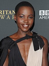 若手実力派女優のルピタ・ニョンゴ「それでも夜は明ける」