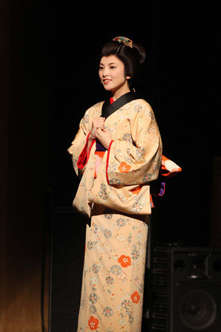 田中麗奈、時代劇舞台初主演の「きりきり舞い」開幕に感涙と新たな決意