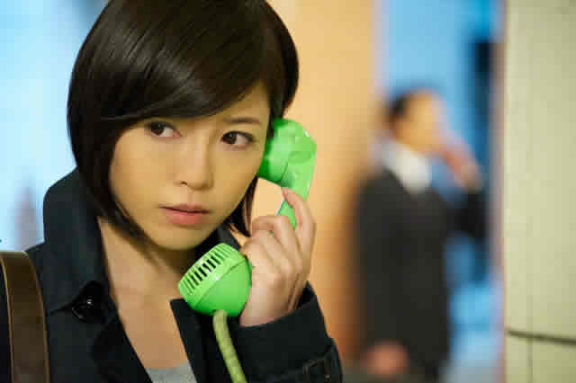 釈由美子は、スペシャルドラマと劇場版をつなぐ“謎の女”役