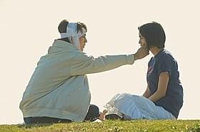 映画版「ホットロード」の春山(登坂)と和希(能年)「ホットロード」