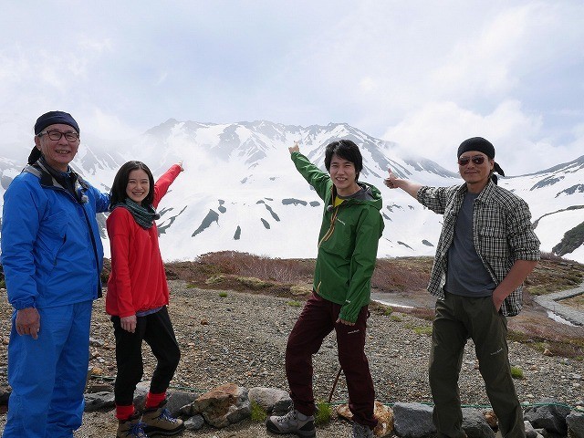 「春を背負って」富山凱旋プレミア レッドカーペットに県民2513人が集合！
