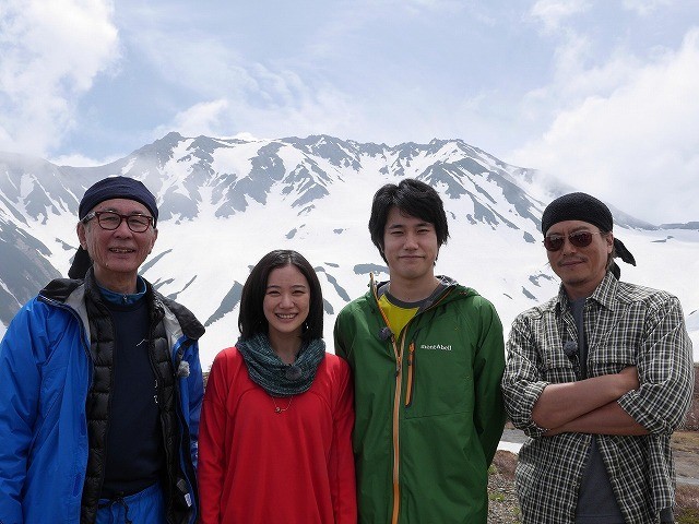 「春を背負って」富山凱旋プレミア レッドカーペットに県民2513人が集合！