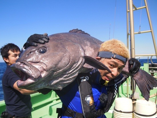 40キロの深海魚を釣り上げたロンブー亮