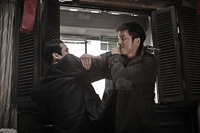 コン・ユが極限の肉体改造に挑んだアクション映画「サスペクト」予告公開