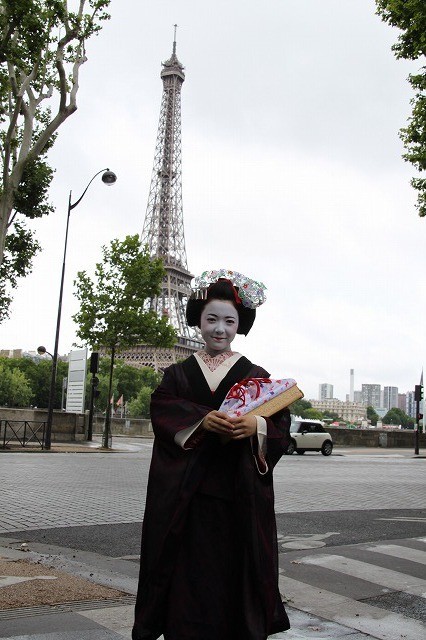 「舞妓はレディ」仏パリのファンに大ウケ、主演・上白石萌音が手ごたえ