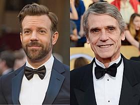 ジェイソン・サダイキス(左)とジェレミー・アイアンズ「ライフ・イズ・コメディ! ピーター・セラーズの愛し方」