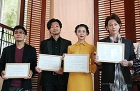 親善セレモニーに出席した(左から) 大友啓史監督、青木崇高、武井咲、佐藤健「るろうに剣心」