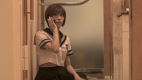 映画初出演作でセーラー服姿を披露している大島麻衣「トリハダ 劇場版2」