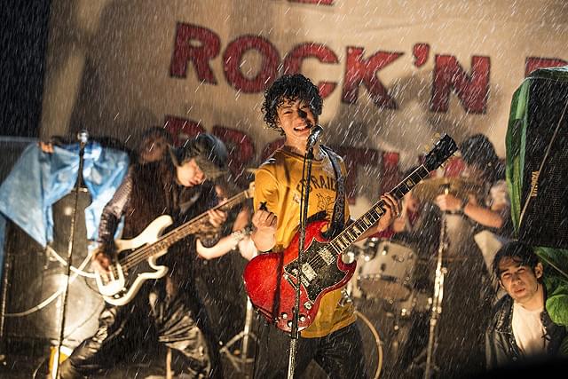 「日々ロック」暴風雨の中でキャスト熱演 壮絶クライマックスシーン公開