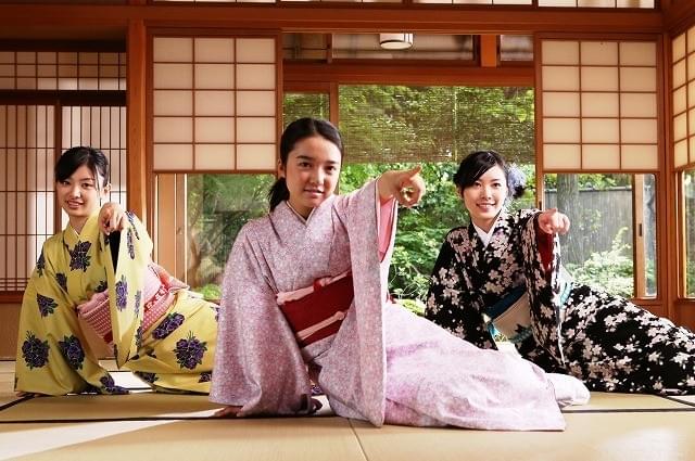 上白石萌音、松井珠理奈＆武藤十夢との方言ラップ「きついっしょ」がサントラに収録