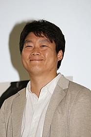 来日したイ・ジョンボム監督「泣く男」