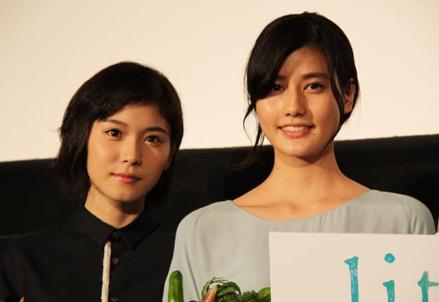 橋本愛＆松岡茉優「リトル・フォレスト」初日でさわやか笑顔