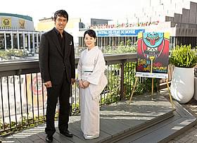 モントリオール映画祭に参加した吉永小百合(右)と阿部寛「ふしぎな岬の物語」