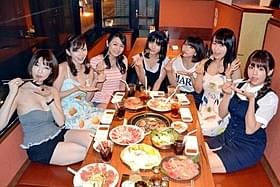 “肉食女子部”を発足したグラビアアイドルたち