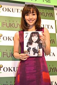 さわやかな笑顔を浮かべる谷村奈南