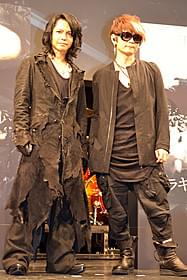 (左から)壮大な世界観に魅了されたHYDEとK.A.Z「ドラキュラZERO」