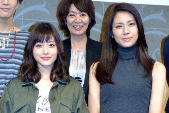 石原さとみ＆松下奈緒“姉妹”仲良く ドラマで「ペチャパイ！」「チビ！」