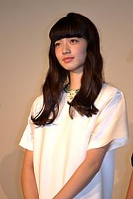 初日挨拶に立った小松菜奈「近キョリ恋愛」