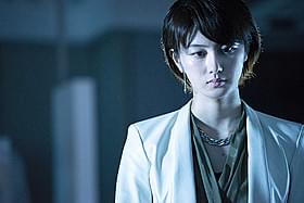 クールで妖艶な静を体現した高月彩良「ストレイヤーズ・クロニクル」