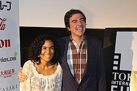 オスカル・ルイス・ナビア監督(右)とゲイリー・ポランコ「ロス・ホンゴス」