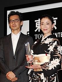 審査員のイ・ジェハン監督と、 最優秀女優賞に輝いた宮沢りえ「紙の月」