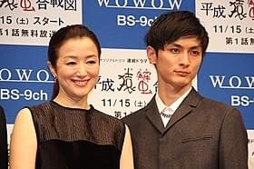 舞台挨拶に立った鈴木京香と高良健吾「悪人」