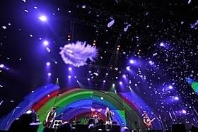 ラルクの大規模ワールドツアーに密着!「Over The L'Arc-en-Ciel」