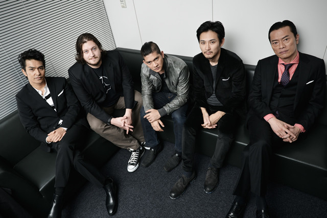 （左から）北村一輝、ギャレス・エバンス監督、 イコ・ウワイス、松田龍平、遠藤憲一