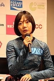 ティーチインに臨んだペ・デゥナ「空気人形」