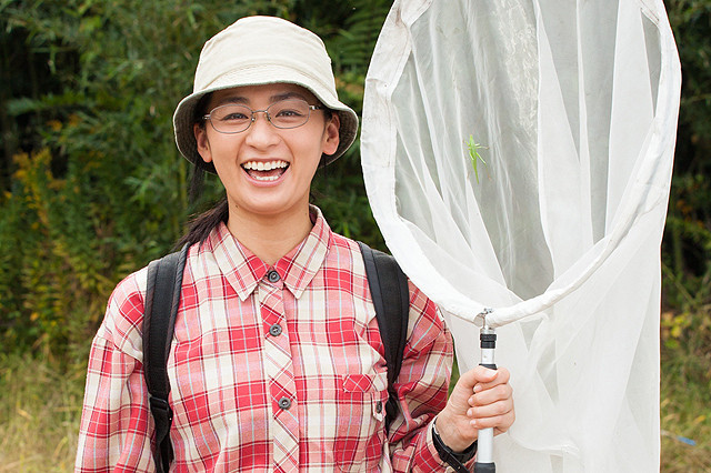 WOWOWのドラマ「十月十日の進化論」で 昆虫博士の主人公を演じる尾野真千子