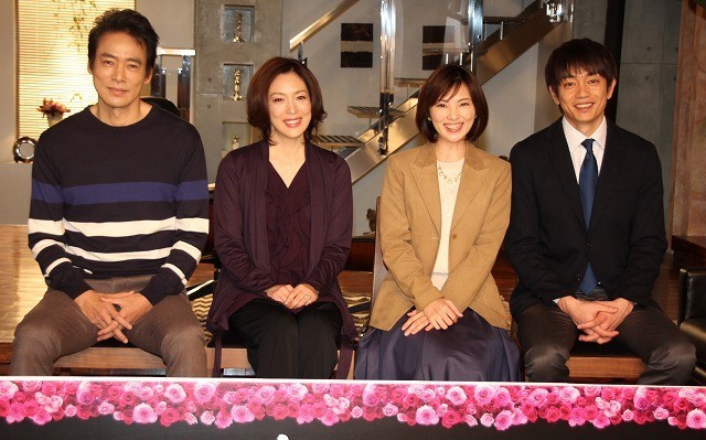 記者会見に出席した（左から)村上弘明、若村麻由美、田中麗奈、青柳翔
