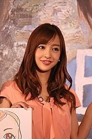 報道を否定した板野友美「ビッグ・アイズ」