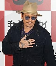 “会見ドタキャン”を謝罪したジョニー・デップ「チャーリー・モルデカイ 華麗なる名画の秘密」