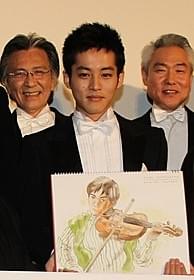 思い入れのある劇中衣装で登壇した松坂桃李「マエストロ!」
