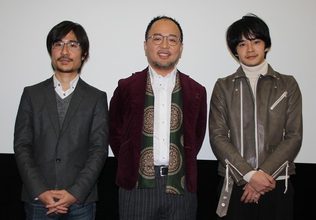 舞台挨拶に立った（左から） 月川翔監督、マキタスポーツ、池松壮亮
