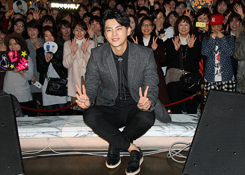 韓国の人気歌手で俳優のソ・イングク