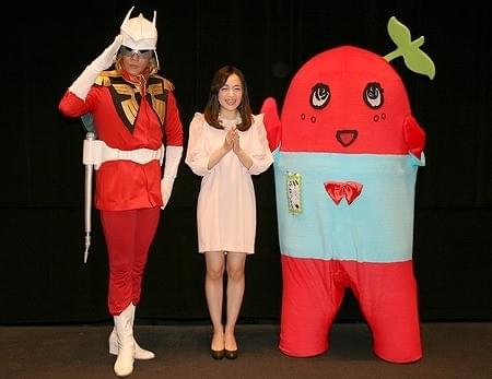 ふなっしー、ガンダムイベントで“赤い妖精”に！ 「3倍速く動ける」