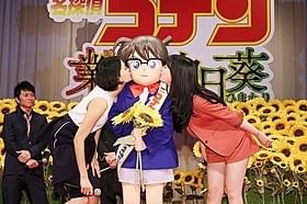 コナンくんにキスをした榮倉奈々と知英「名探偵コナン 業火の向日葵」