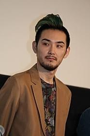 公の場では初披露となったモヒカン姿の松田龍平「ジヌよさらば かむろば村へ」