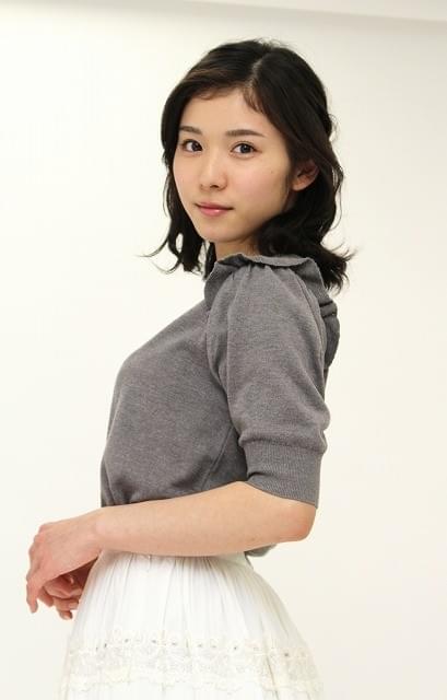 松岡茉優、連続ドラマ初主演！女子高生たちの内情を暴くスクールドキュメント「She」