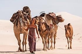 オーストラリアの砂漠を踏破した女性の実話を映画化!「奇跡の2000マイル」
