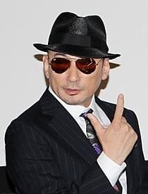 主題歌担当が発表された 「クレイジーケンバンド」の横山剣「天才バカヴォン 蘇るフランダースの犬」