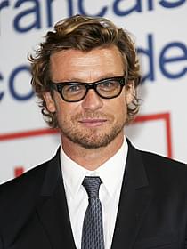 豪俳優サイモン・ベイカー