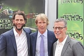 「ミュータント・タートルズ」を手がけたマイケル・ベイ(中央)ら「ゼロ・ダーク・サーティ」