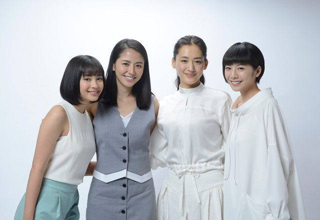 「海街diary」で4姉妹を演じた（左から） 広瀬すず、長澤まさみ、綾瀬はるか、夏帆