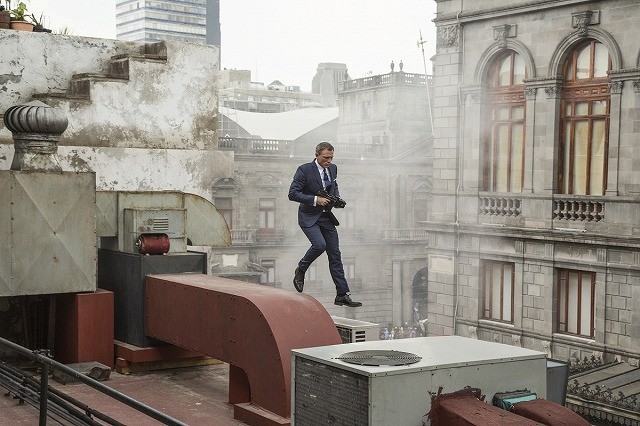 「007 スペクター」オープニングはメキシコ「死者の日」を完全再現！