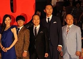 初日舞台挨拶に登壇した北川景子ら「HERO」